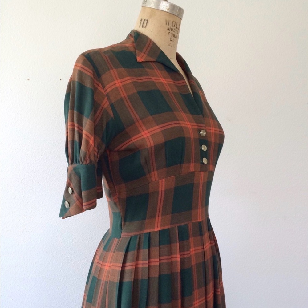Vintage 1950’s Plaid Dress. - Picture 2 of 4